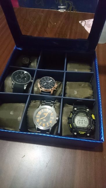 Estuche con sus otros relojes