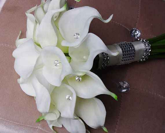 En base a qué eligieron sus ramos? gardenias para una novia. - 4