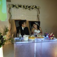 bailando en la mesa 
