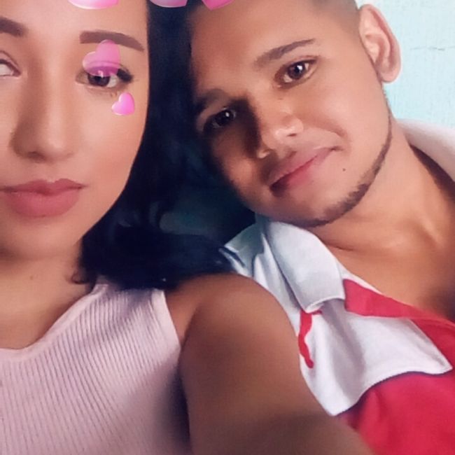 ¿Cuál fue la primera foto en pareja que subieron a las redes sociales? 18