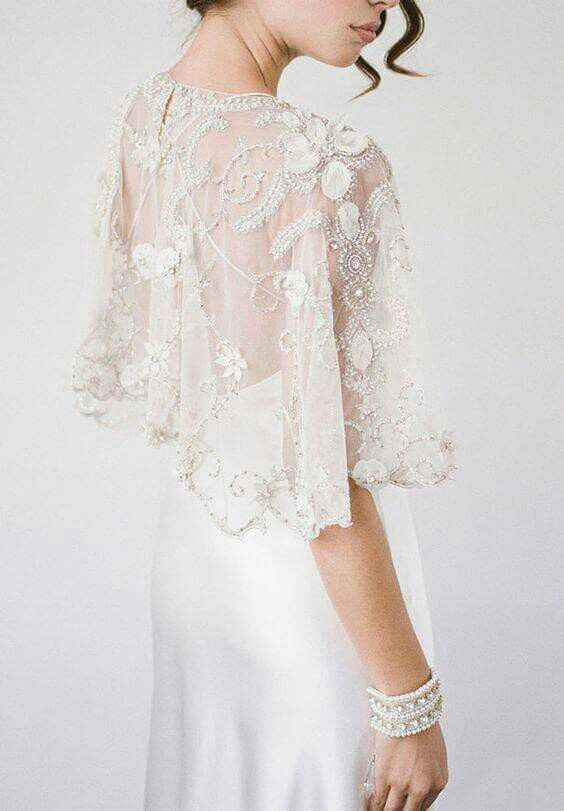  Ideas para vestidos con escote para la Iglesia - 3