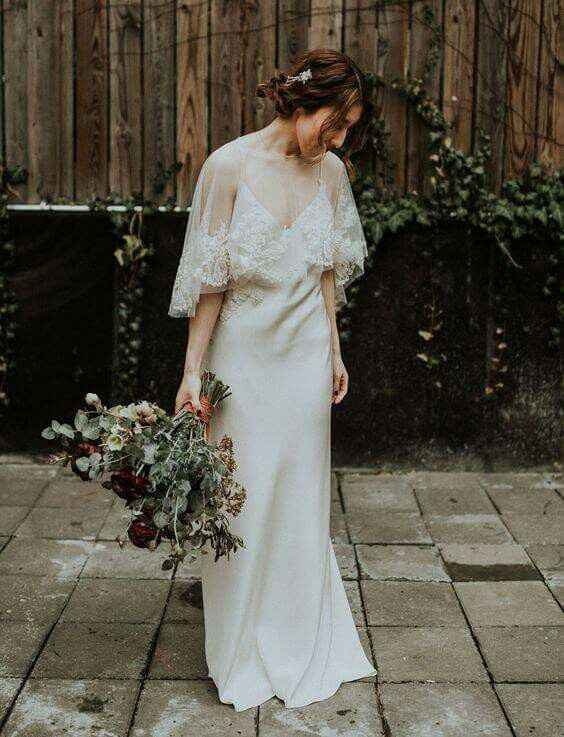  Ideas para vestidos con escote para la Iglesia - 5