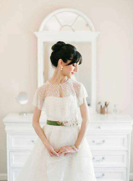  Ideas para vestidos con escote para la Iglesia - 13