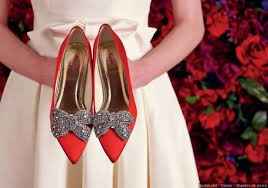 Como los zapatos que busco.. yo llevaré rojos..