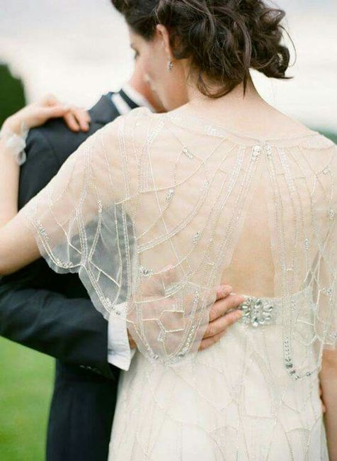Ideas para vestidos con escote para la Iglesia - 7