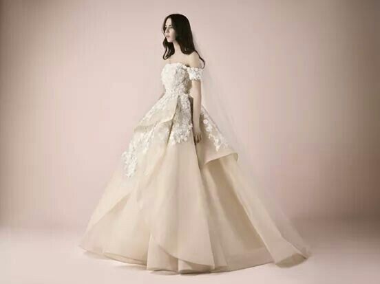 Colección de vestidos de novia 2018, del diseñador libanés saiid kobeisy. - 11