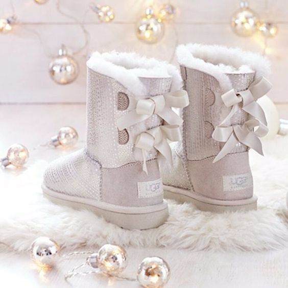 UGG 9