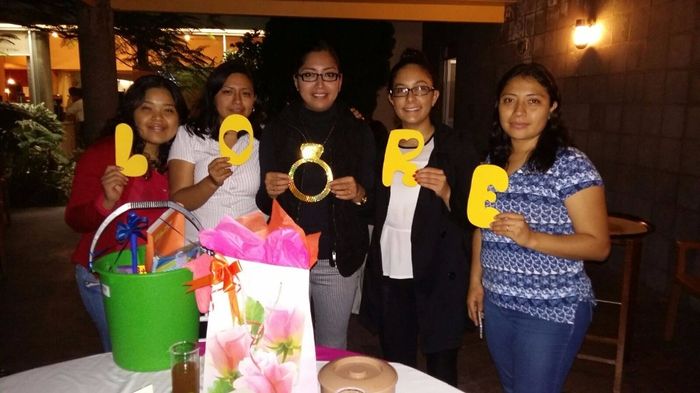 Foto del recuerdo de la despedida de soltera de lore 