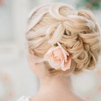 Broches , peinetas o flores  - 1