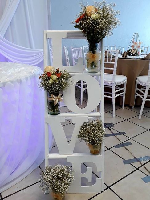 y así quedó el salón - 2