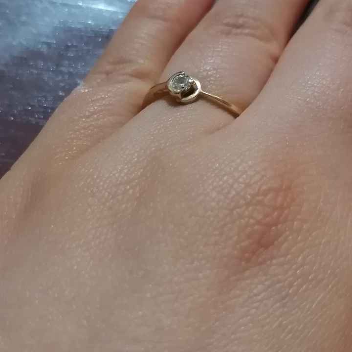 Mi anillo de compromiso, Brenda. - 1