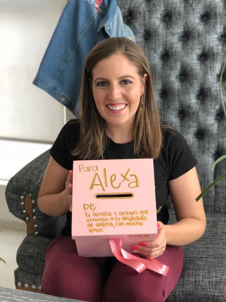 Dinero en la despedida de soltera - 2