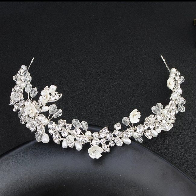 Corona, Tocado o Guía? ¿ qué  llevaran para complementar su peinado? - 1