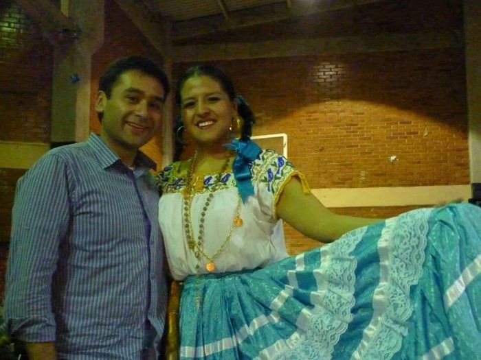 Presuman a sus futuros Maridos  - 1