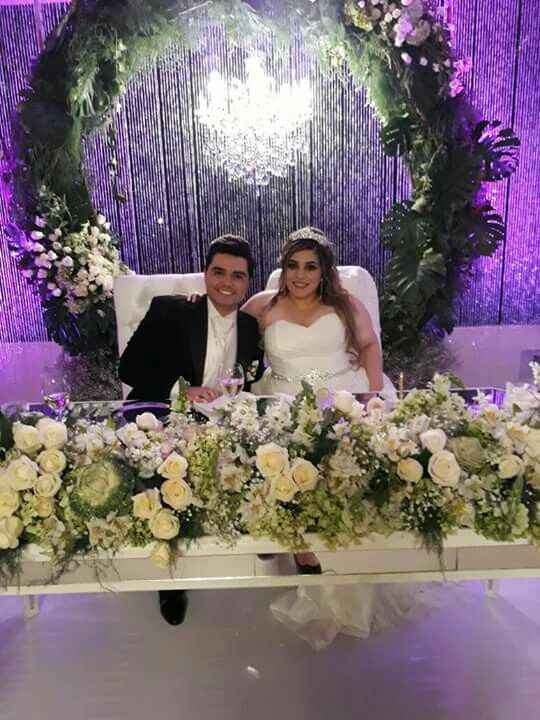 La Mesa de Novios. - 1