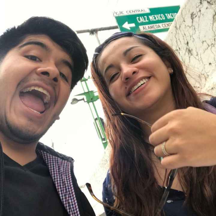 Nohemí reta a l@s demás novi@s de la comunidad a que suban su primer foto junto con su prometid@ - 1