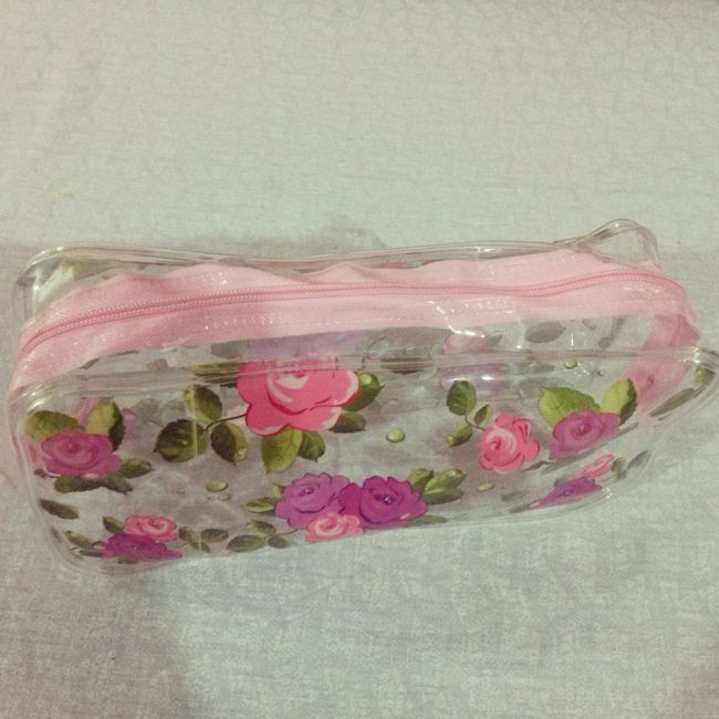 Cosmetiquera sencilla para las damas...