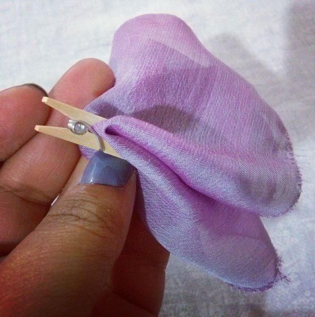 Muestra de tela para vestidos de damas de honor...