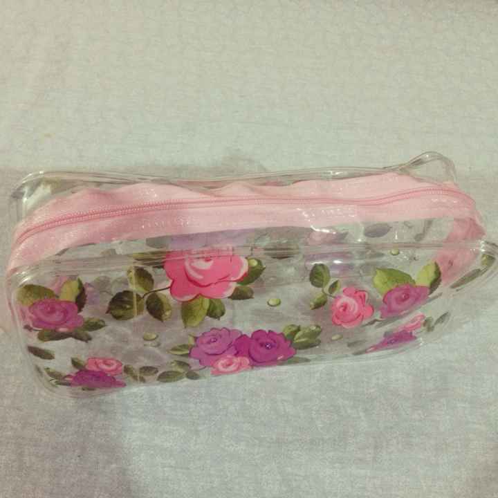 Cosmetiquera sencilla para las damas...
