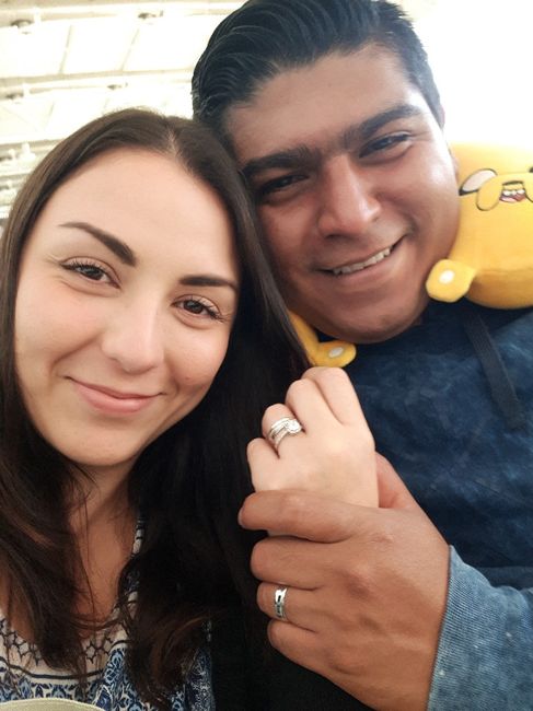 Dia Festivo y de presumir su anillo de compromiso - 5