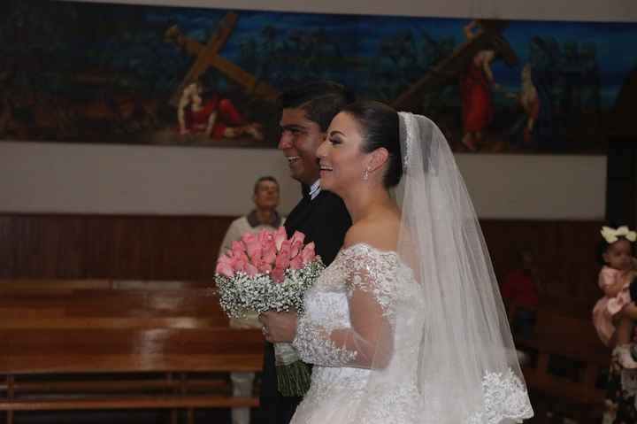 Recogido bajo o alto, y con velo. ¡VOTA! - 1