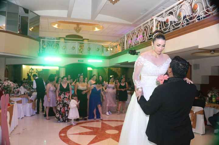 Fotos del épico momento “novia lanza tu ramo” - 2