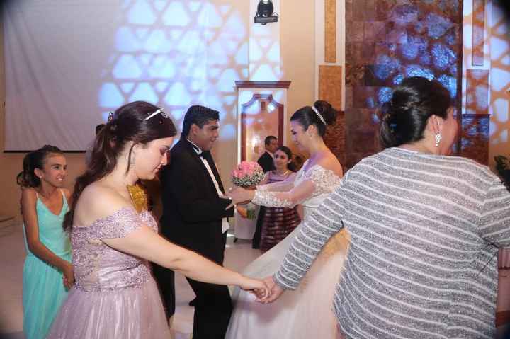 Fotos del épico momento “novia lanza tu ramo” - 3