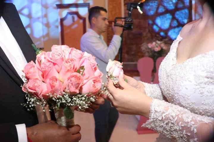 Fotos del épico momento “novia lanza tu ramo” - 5