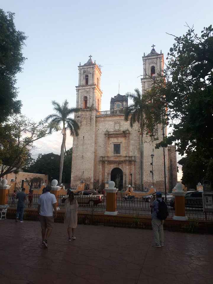Saraí reta a los novios de la comunidad a subir fotos donde quieren su luna de miel! - 1