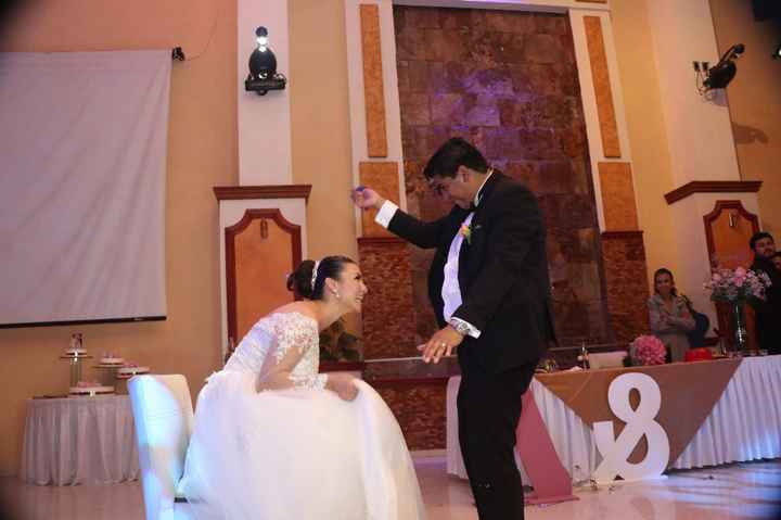 a ustedes les gustó o les gustaría que les quiten la liga el día  de la boda. - 2