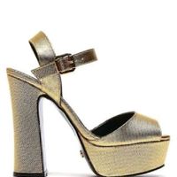 Zapatos de color para novias: ¿cuál escoger según tu personalidad? - 1