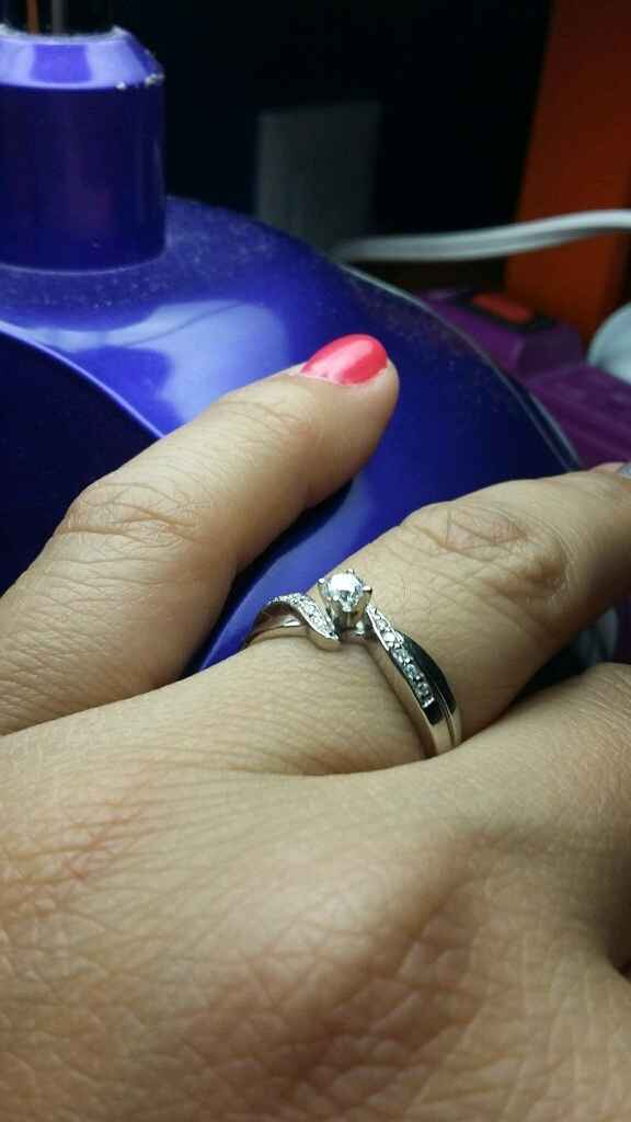 Presuman su anillo de compromiso!! - 2