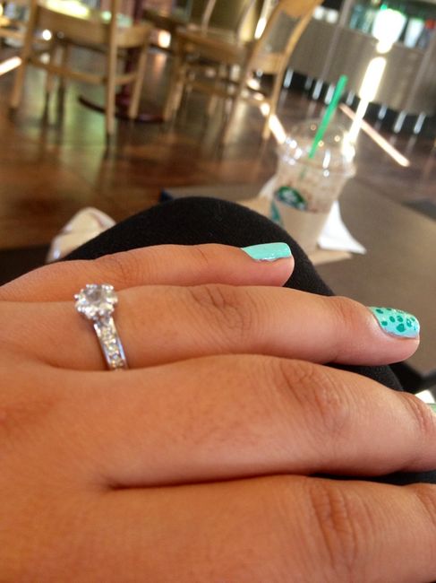 Catálogo de anillos de compromiso de Bodas.com - 1