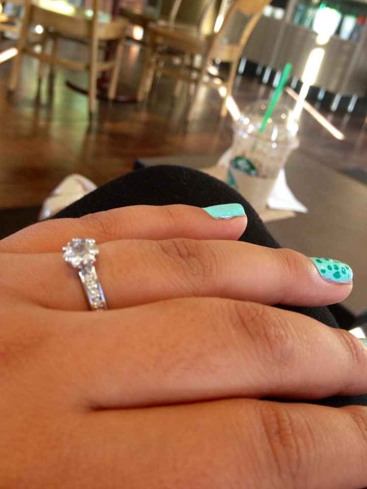 Catálogo de anillos de compromiso de Bodas.com - 1