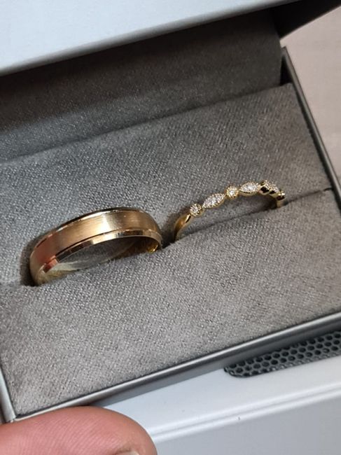 📸 Publica una foto mostrando su anillo de compromiso o alianza de boda 35