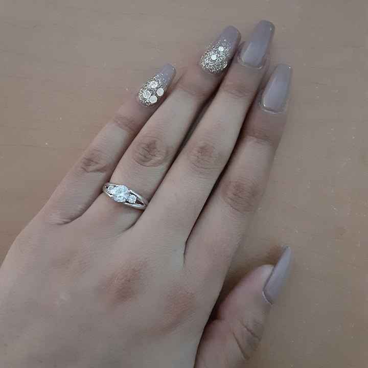 Mi anillo de compromiso, Rosa - 1