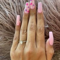 Post para enseñar tu hermoso anillo de compromiso jijiji 💍 - 1