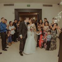 Al salir de la boda religiosa