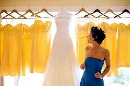 Una foto de los vestidos