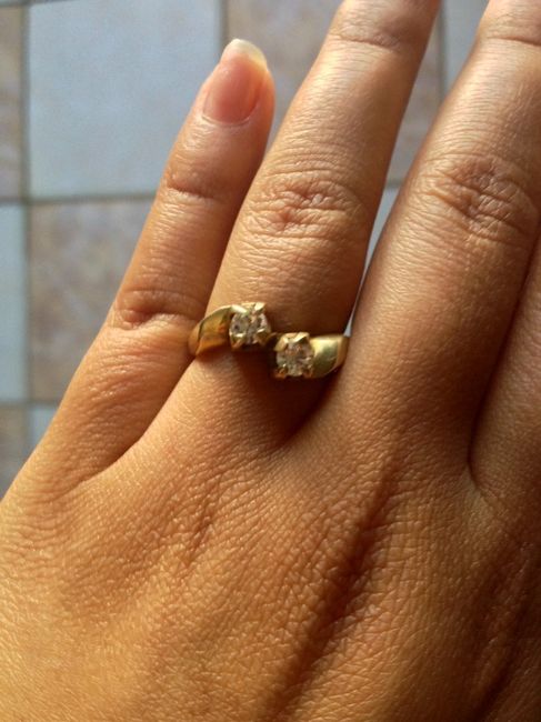 Presuman su anillo de compromiso!! - 2