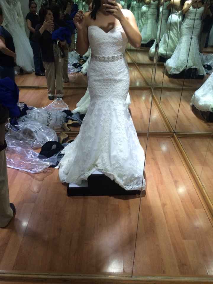 Cual les gusta? ya escogi mi vestido pero no me siento feliz - 1
