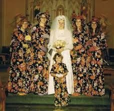 Y esos son vestidos de Damas? 