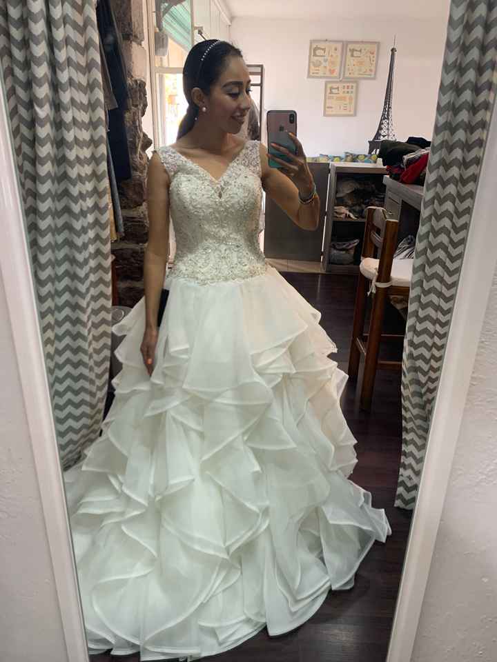 Gracias por sus comentarios ya eleji vestido 👗 - 2