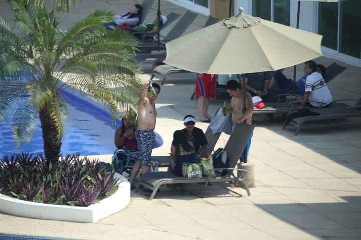 el novio disfrutando antes del gran evento