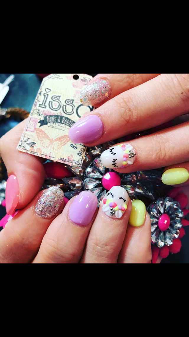 D) Un color llamativo y sexy