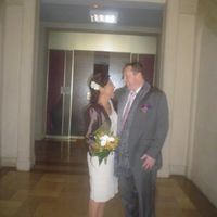 una mas de la boda posando