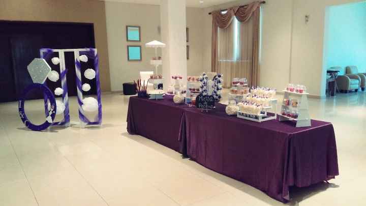 Mesa de postres y cabina de fotos DIY