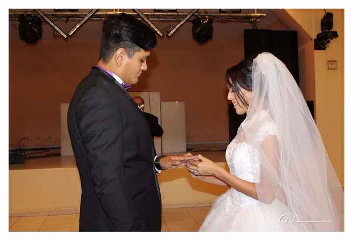 Entrega de argolla matrimonial