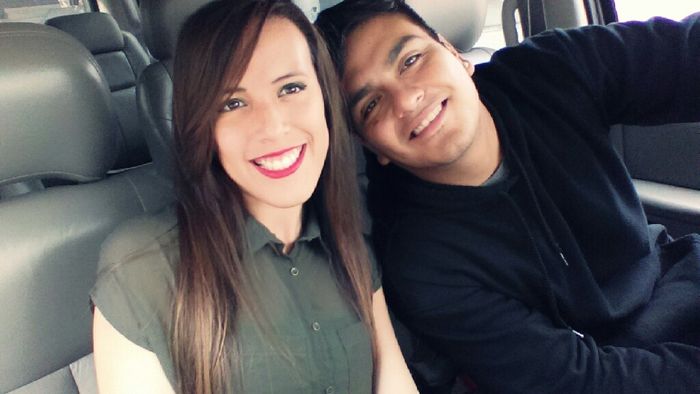 Fotos con su prometido.. - 1