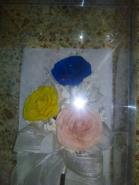 Novias hermosas les presento mis ramos hermosos que me regalo mi hermana a  unos días de mi gran día